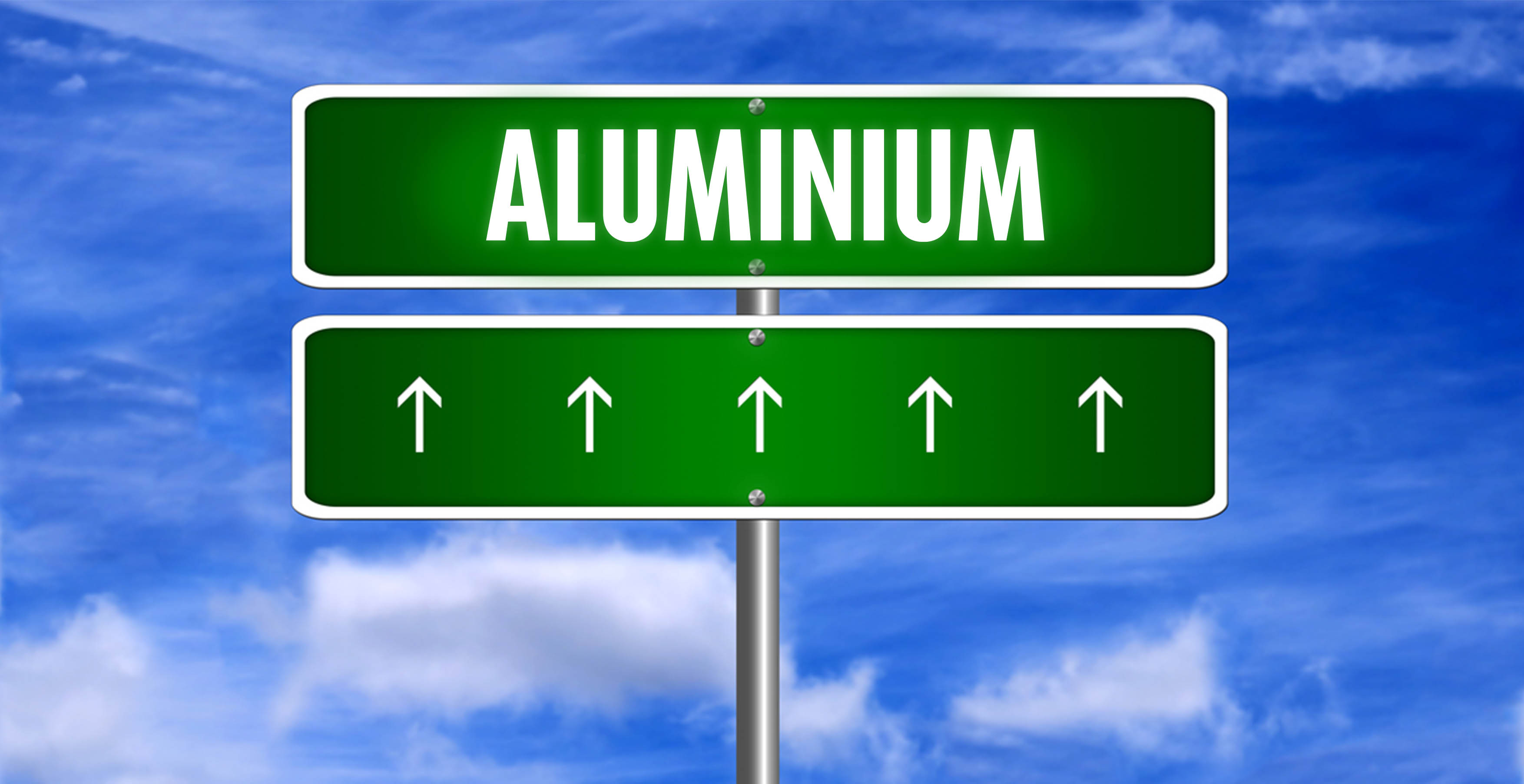 Sterke vraag en verminderde capaciteit van Aluminium